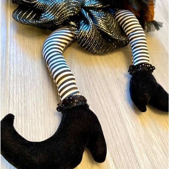 Halloween Witch Wreath - Picture 10 of 10